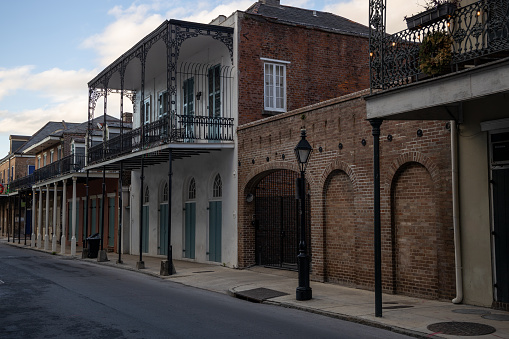 A street in the New Orleans French Quarter with houses