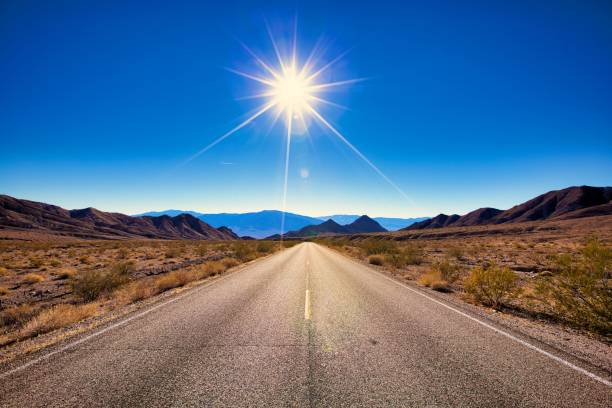 デスバレー国立公園 - desert road road highway california ストックフォトと画像