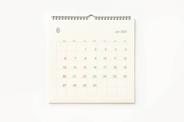 juni 2021 kalenderseite auf weißem hintergrund. - june calendar page personal organizer stock-fotos und bilder