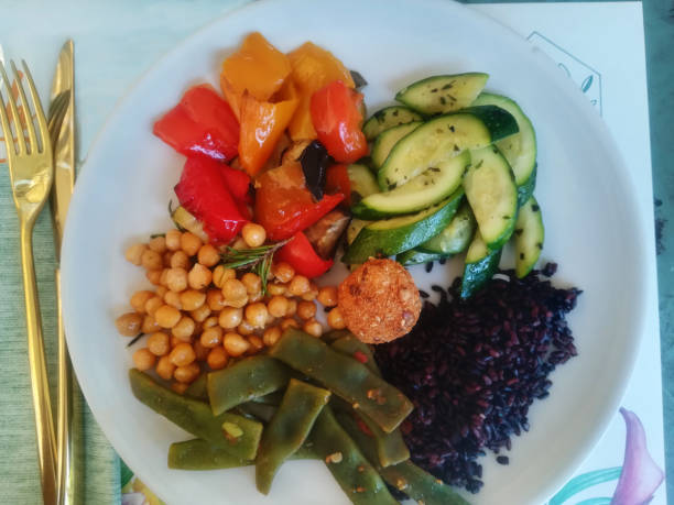 Bowl dish with vegetables and legumes