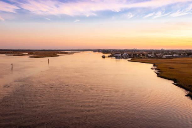istock Florida Intracoastal Waterway at Dusk 1298743513