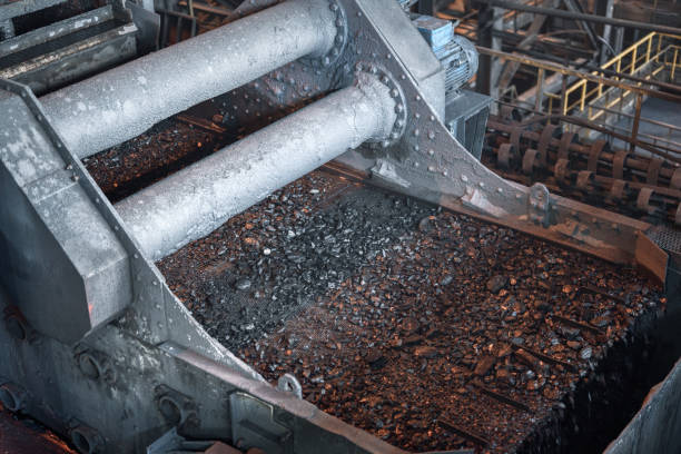 istock Coal beneficiation plant. Screening equipment 1298817719