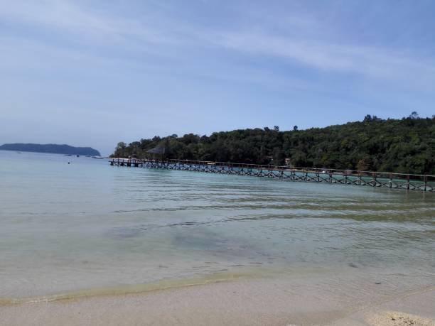 istock Gaya Island Public Beach in Malaysia 1298834880