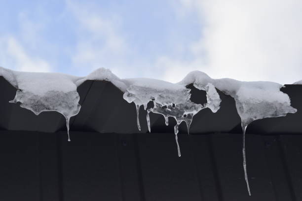 istock Ice in the nature of roof 1298866171