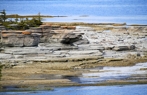 The park includes the largest concentration of erosion monoliths in Canada