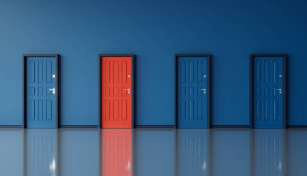 diferente puerta roja - escogiendo fotografías e imágenes de stock