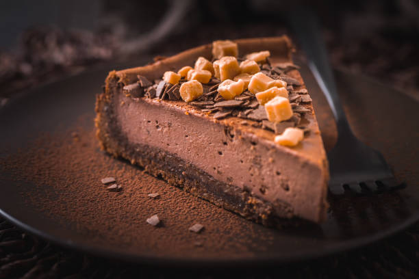 チョコレートチーズケーキ、塩キャラメル - chocolate cheesecake ストックフォトと画像