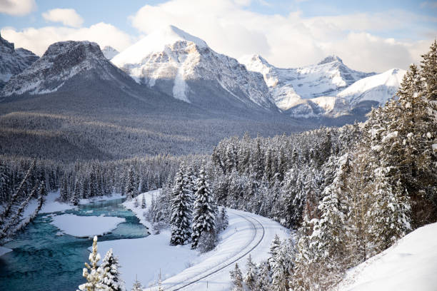 curva de morant - rocky mountains canada mountain winter fotografías e imágenes de stock