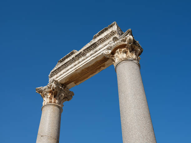 colunas em éfeso - ephesus turkey roman ancient greece - fotografias e filmes do acervo