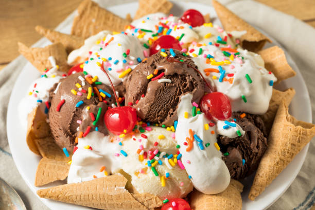 istock Homemade Ice Cream Sundae Nachos 1299000593