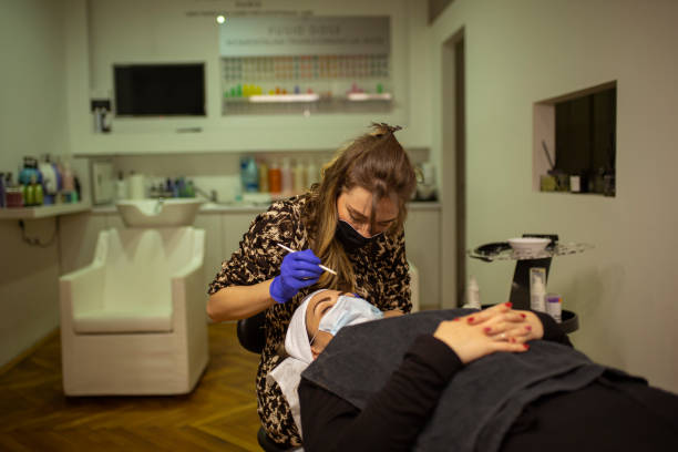 Semi permanent make up treatment of eyebrows