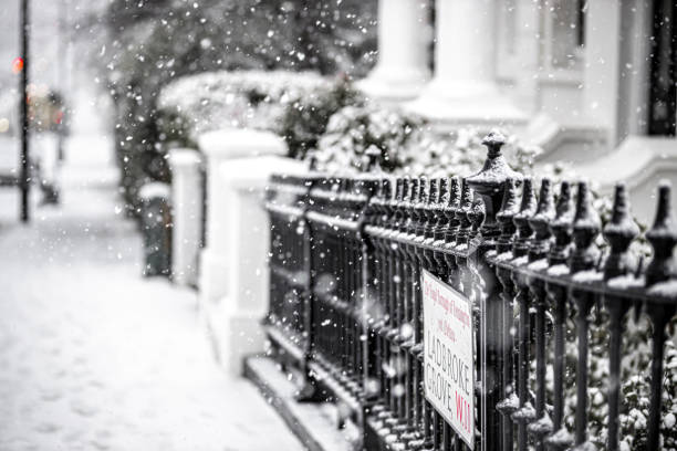 Notting Hill under the snow storm in 2021 in London, England Notting Hill under the snow storm in 2021 in London, England, UK winter wonderland london stock pictures, royalty-free photos & images