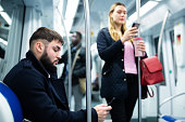 guy-mit-telefon-sitzt-in-u-bahn-auto.jpg?b=1&s=170x170&k=20&c=3Gk7nSEj5BQunb7FQOKo5ewrJCz_S9GZtNKWlhCNcxc=