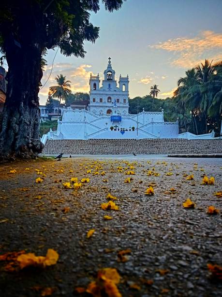 iglesia panjim goa - panjim fotografías e imágenes de stock