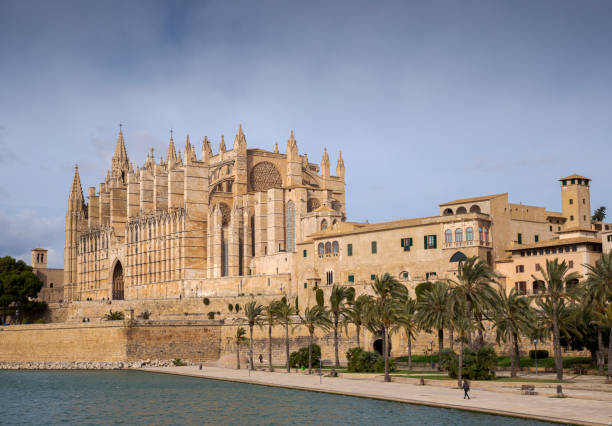 istock Cathedral of Palma de Mallorca 1299115283