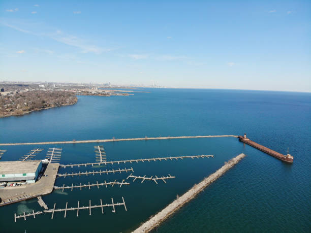 istock View of Harbour and Toronto 1299121728