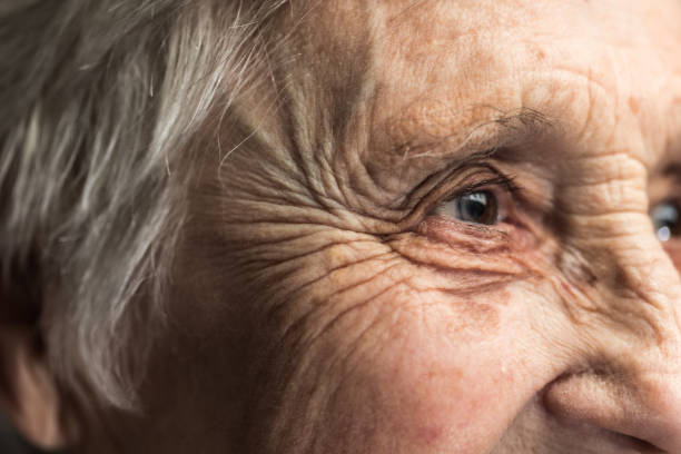 portrait of 89 year old woman - 80 year old imagens e fotografias de stock