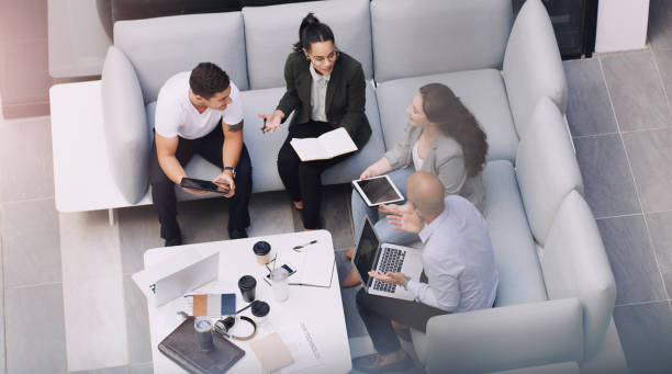 istock Forging business connections that break the glass ceiling 1299260757