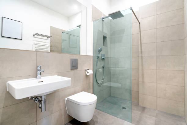 モダンなバスルーム(ウォークインシャワー付) - 浴室 ストックフォトと画像