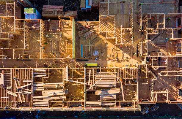 aéreo de la parte superior de la construcción - wooden construction fotografías e imágenes de stock