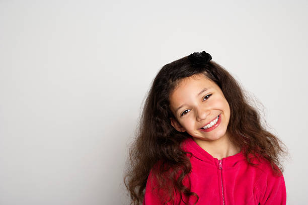 close-up de rosto sorridente menina - eight objects - fotografias e filmes do acervo