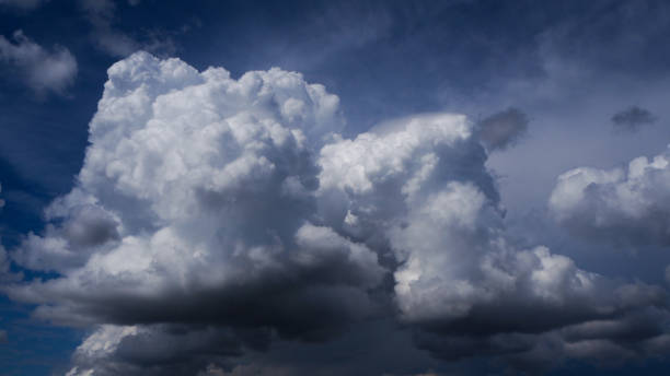 nuvens de tempestade - cirrocumulus - fotografias e filmes do acervo