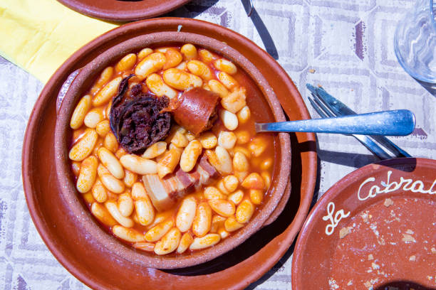 fabada asturiana in the sun - asturiana imagens e fotografias de stock