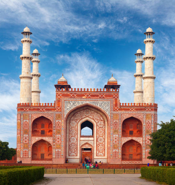 túmulo de akbar, o grande em sikandra perto de agra, uttar pradesh, índia - akbar the great - fotografias e filmes do acervo