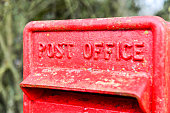 nahaufnahme-des-gusseisernen-briefkastens.jpg?b=1&s=170x170&k=20&c=mXA_sjeMukQJN1of046ymDlNNzUiNFCdSJmmCw2Oedw=