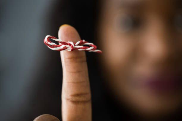 african american woman with memory ribbon. don't forget - forget me not imagens e fotografias de stock