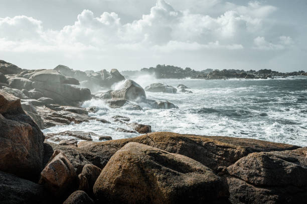 Brittany in the storm Breton coast west of Ploumanc'h low tide stock pictures, royalty-free photos & images