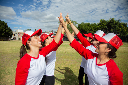 Femenil baseball team, celebrating