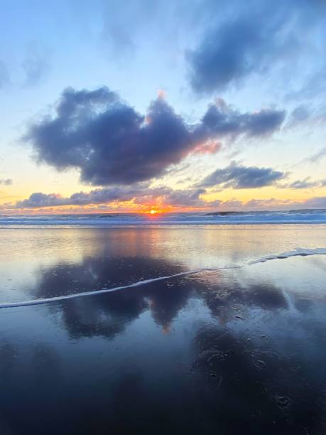 istock Lincoln City, OR Sunset 1299657766
