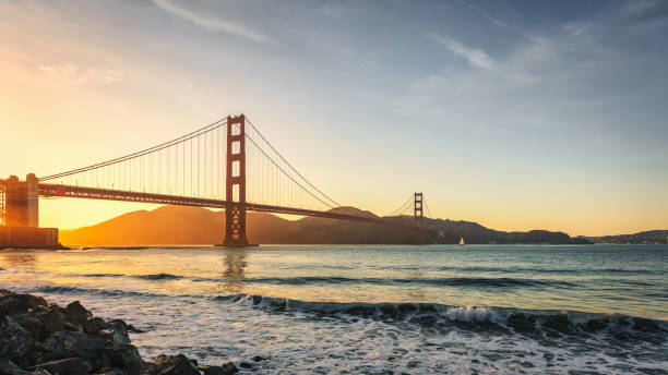 golden gate bridge san francisco sunset panorama california usa - golden gate bridge night bridge san francisco bay fotografías e imágenes de stock