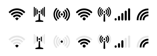 ilustraciones, imágenes clip art, dibujos animados e iconos de stock de wi-fi, conexión inalámbrica, icono de intensidad de señal de antena. vector sobre fondo blanco aislado. eps 10 - 3504
