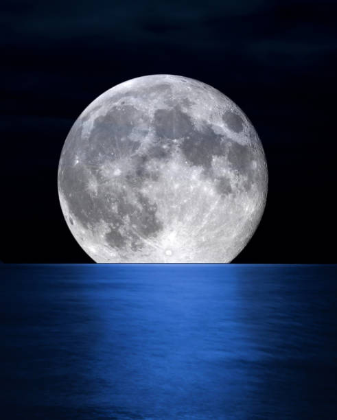 istock The Moon on the sea 1299798463