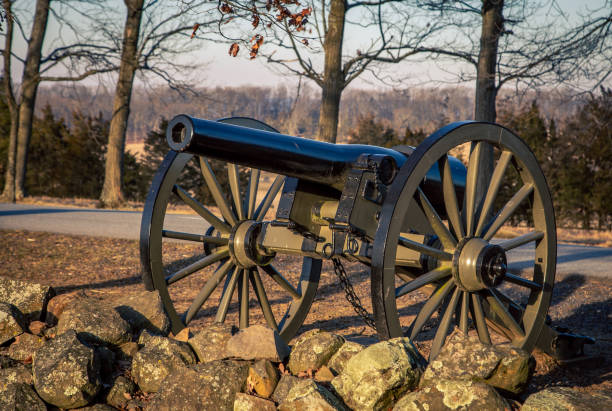 istock cannon on the Gettysburg battlefield 1299869078