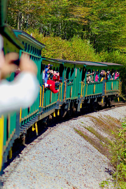 cass scenic railroad passagiere, die fotos machen - pocahontas stock-fotos und bilder