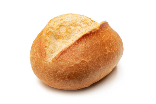 хрустящий хлебный рулет изолирован на белом фоне - bun стоковые фото и изображения