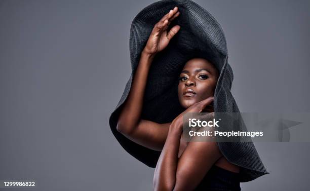 The Bigger The Hat The Bigger The Dreams Stock Photo - Download Image Now - Haute Couture, African Ethnicity, Fashion Model