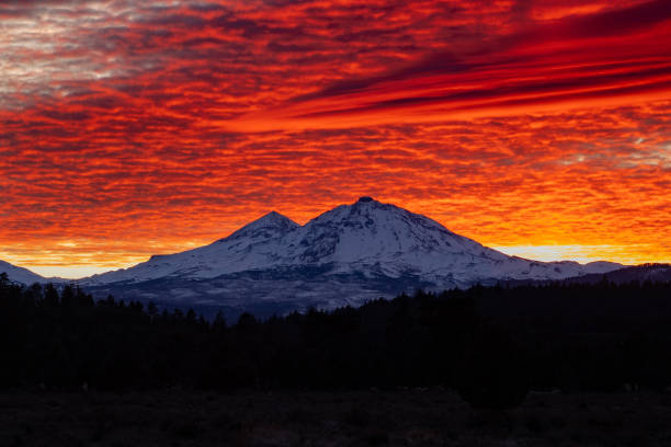 istock The view of Mt Bachelor and the three sisters from Sisters Oregon during sunset 1299999621