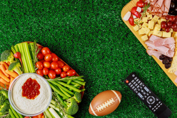 party table for watching american football game. - lanche da tarde imagens e fotografias de stock