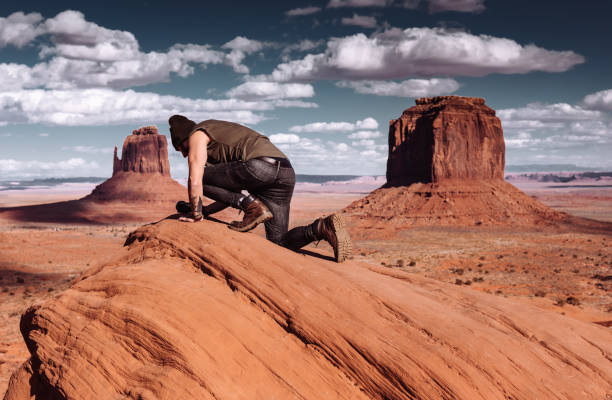 istock photographer in the monument valley 1300133111