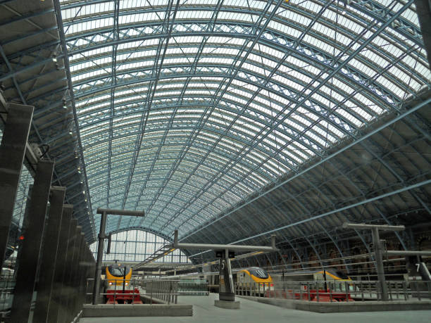 istock Glass Arched Rooftop in St Pancras 1300133843