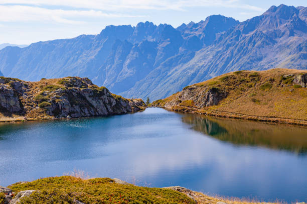 lac noir i belledonne mountain range, lato - isere zdjęcia i obrazy z banku zdjęć