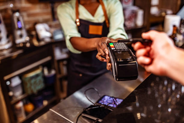 istock Who needs cash if you can just tap! 1300199832