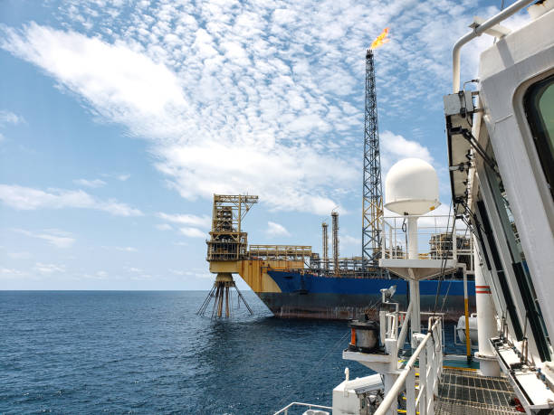 浮遊生産貯蔵およびオフロードfpso容器、石油およびガスの導き - africa fpso nautical vessel oil rig ストックフォトと画像