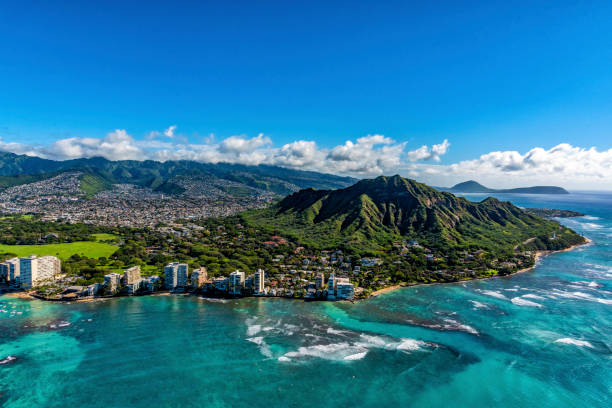 diamantkopf honolulu - oahu water sand beach stock-fotos und bilder