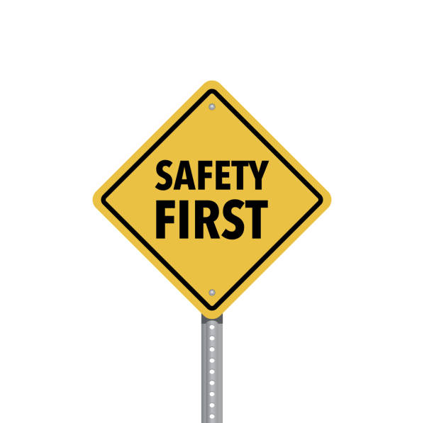illustrazioni stock, clip art, cartoni animati e icone di tendenza di primo segno di sicurezza isolato su sfondo bianco - safety sign