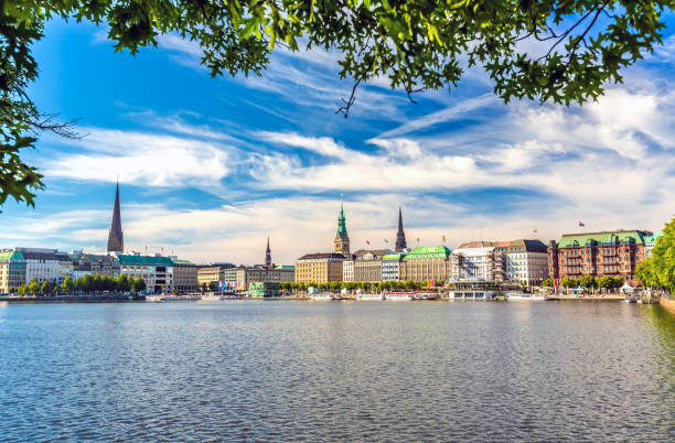 istock Binnenalster in Hamburg 1300333467
